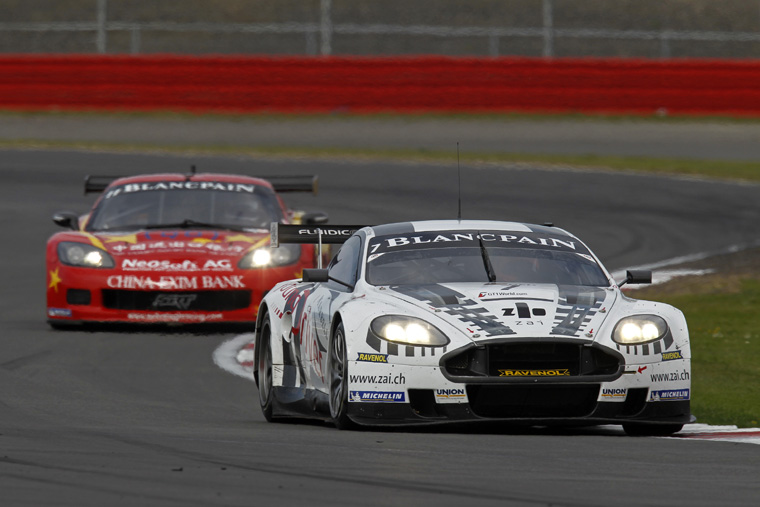Aston Martin DBR9 Race Scene Picture